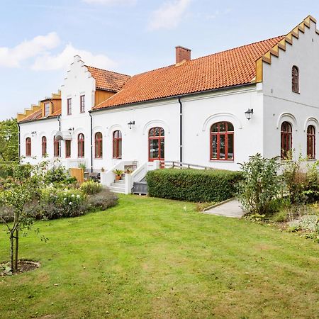 Vita Huset Pa Oesterlen Garsnas Luaran gambar