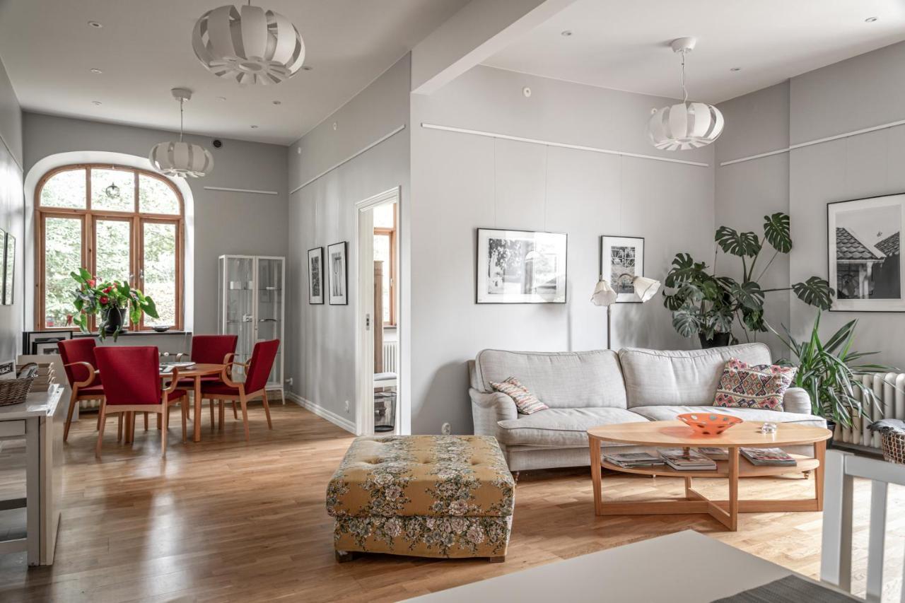Vita Huset Pa Oesterlen Garsnas Luaran gambar