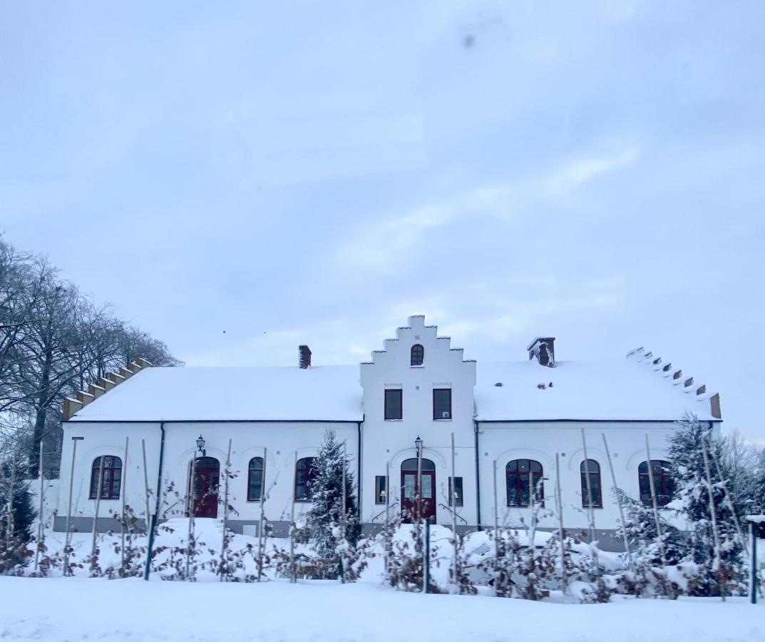 Vita Huset Pa Oesterlen Garsnas Luaran gambar