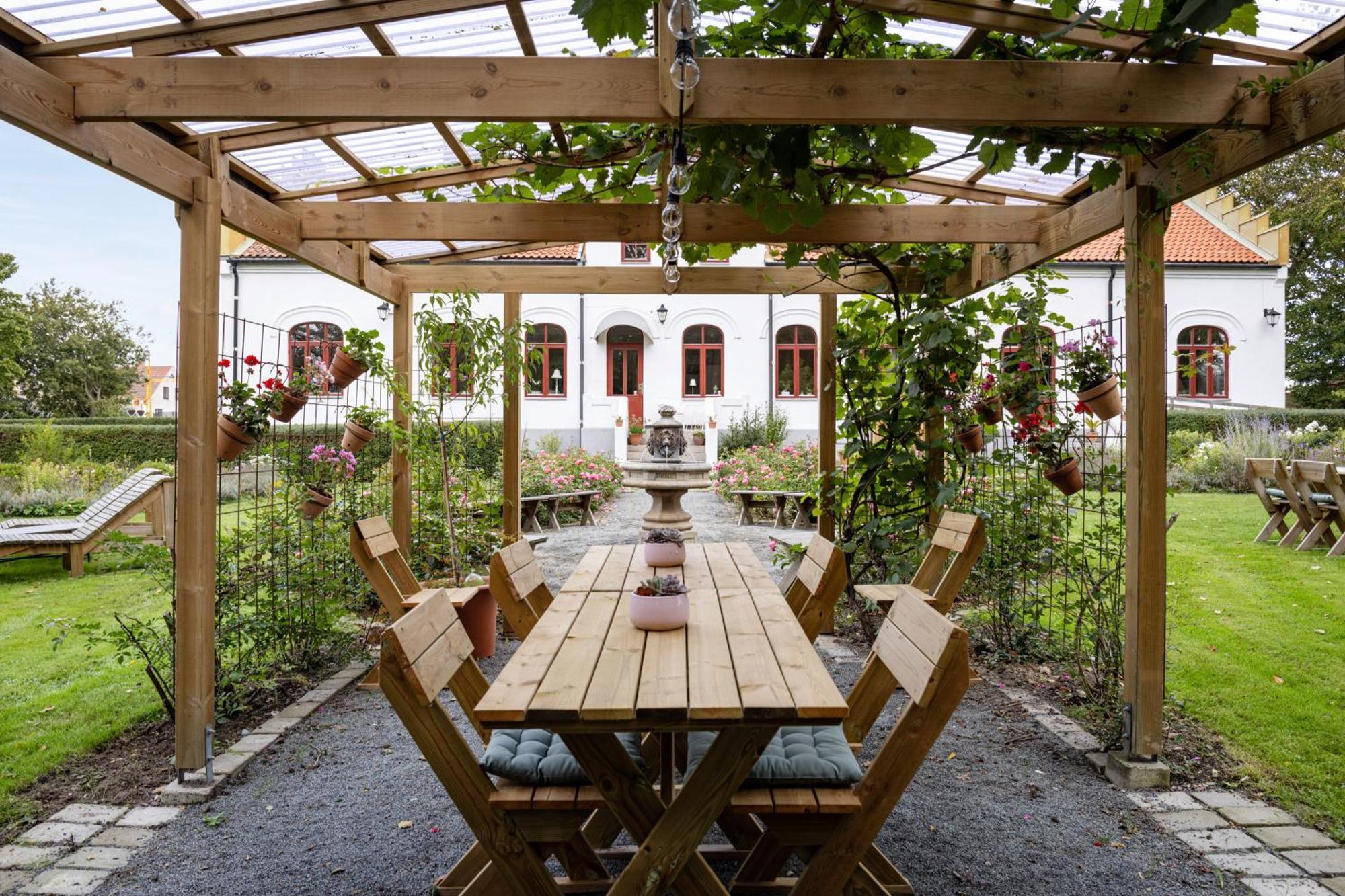 Vita Huset Pa Oesterlen Garsnas Luaran gambar